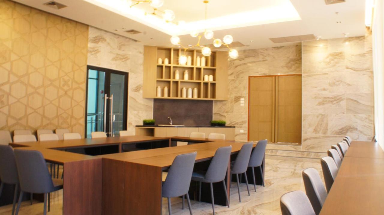 The Astra Chiang Mai Apartment ภายนอก รูปภาพ
